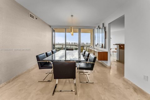 Снять в аренду кондоминиум в Санни-Айлс-Бич, Флорида 3 спальни, 205.31м2, № 1932925 - фото 21