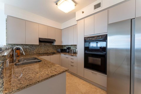 Снять в аренду кондоминиум в Санни-Айлс-Бич, Флорида 3 спальни, 205.31м2, № 1932925 - фото 25