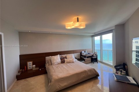 Copropriété à louer à Sunny Isles Beach, Floride: 3 chambres, 205.31 m2 № 1932925 - photo 13