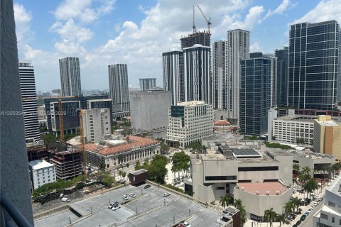 Condo in Miami, Florida, 1 bedroom  № 2075363 - photo 10