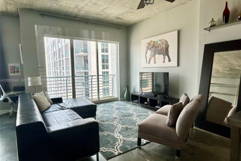 Condo in Miami, Florida, 1 bedroom  № 2075363 - photo 2