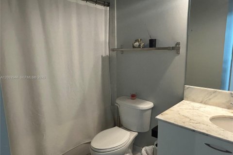 Condo in Miami, Florida, 1 bedroom  № 2075363 - photo 8