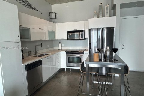 Condo in Miami, Florida, 1 bedroom  № 2075363 - photo 5