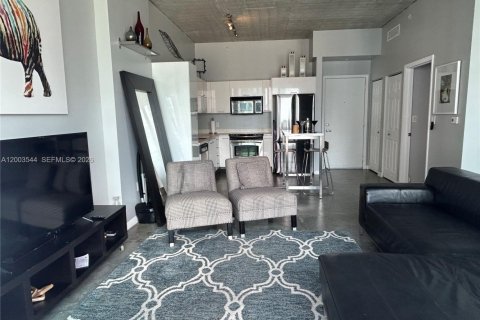 Condo in Miami, Florida, 1 bedroom  № 2075363 - photo 3