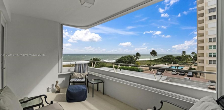 Condominio en Lauderdale-by-the-Sea, Florida, 2 dormitorios  № 1954654