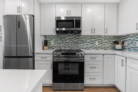 Condominio en venta en Lauderdale-by-the-Sea, Florida, 2 dormitorios, 93.09 m2 № 1954654 - foto 12