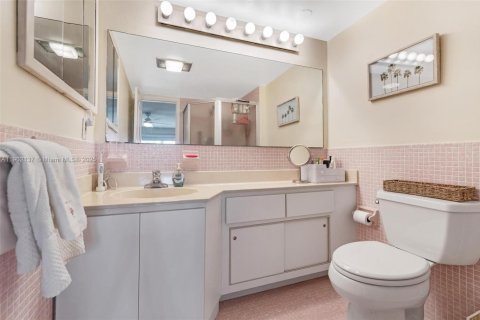 Condominio en venta en Lauderdale-by-the-Sea, Florida, 2 dormitorios, 93.09 m2 № 1954654 - foto 17