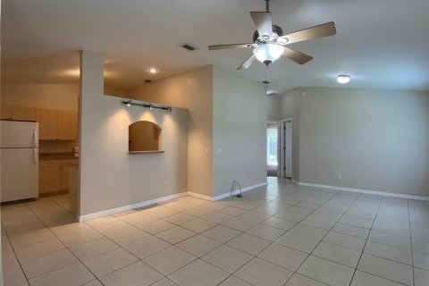 Apartamento en alquiler en Deltona, Florida, 2 dormitorios, 103.86 m2 № 1851662 - foto 5