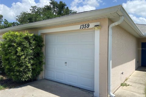 Apartamento en alquiler en Deltona, Florida, 2 dormitorios, 103.86 m2 № 1851662 - foto 1