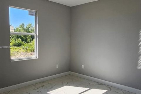 Casa en alquiler en Lehigh Acres, Florida, 3 dormitorios, 144.83 m2 № 1874698 - foto 13