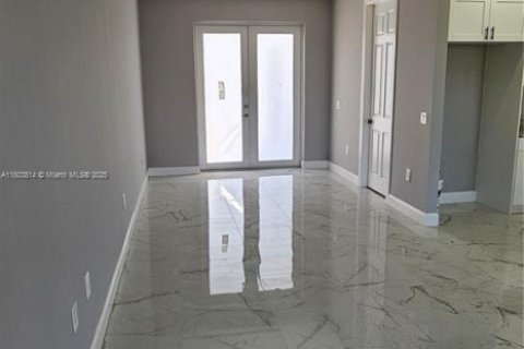 Casa en alquiler en Lehigh Acres, Florida, 3 dormitorios, 144.83 m2 № 1874698 - foto 2