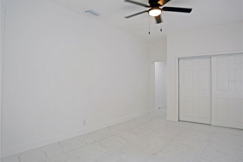 House in Saint Petersburg, Florida 4 bedrooms, 141.86 sq.m. № 2094688 - photo 28