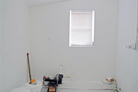 House in Saint Petersburg, Florida 4 bedrooms, 141.86 sq.m. № 2094688 - photo 17