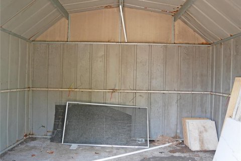 House in Saint Petersburg, Florida 4 bedrooms, 141.86 sq.m. № 2094688 - photo 9