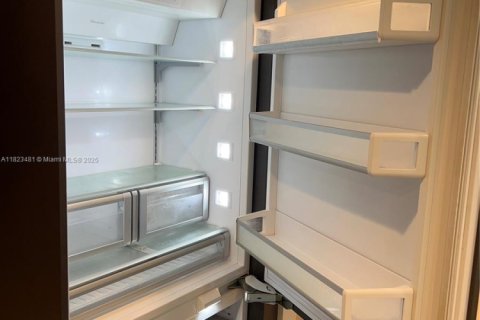 Condo in Doral, Florida, 3 bedrooms  № 2188296 - photo 8