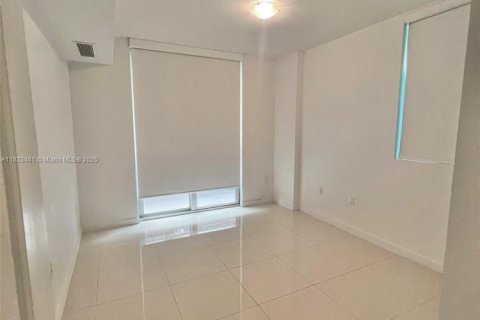 Condo in Doral, Florida, 3 bedrooms  № 2188296 - photo 14