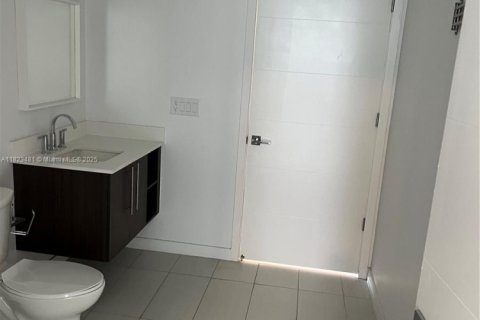 Condo in Doral, Florida, 3 bedrooms  № 2188296 - photo 26