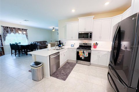 House in Punta Gorda, Florida 2 bedrooms, 140.84 sq.m. № 1680582 - photo 9