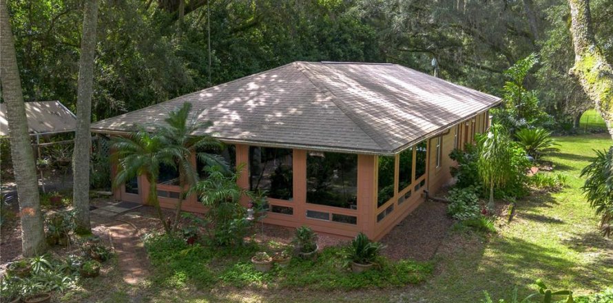 House in Citra, Florida 2 bedrooms, 183.57 sq.m. № 1840620