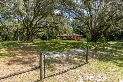 House in Citra, Florida 2 bedrooms, 183.57 sq.m. № 1840620 - photo 11