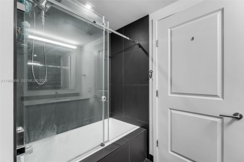 Снять в аренду кондоминиум в Майами, Флорида 1 спальня, 80.36м2, № 2031585 - фото 16