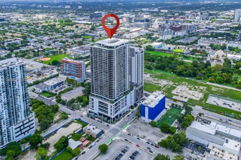 Снять в аренду кондоминиум в Майами, Флорида 1 спальня, 80.36м2, № 2031585 - фото 1