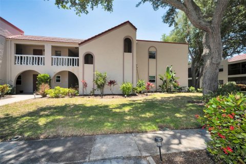 Condo in Seminole, Florida, 2 bedrooms  № 2100976