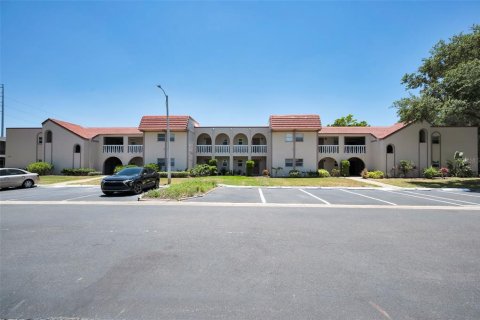 Condominio en venta en Seminole, Florida, 2 dormitorios, 100.33 m2 № 2100976 - foto 4