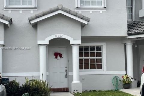 Дом в Майами, Флорида 3 спальни, 106.84м2 № 2008304