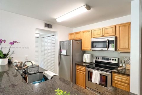 Condominio en venta en Miami, Florida, 2 dormitorios, 99.87 m2 № 1887750 - foto 1