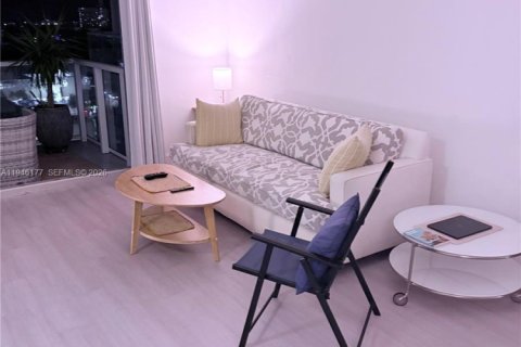 Condominio en venta en Miami Beach, Florida, 50.45 m2 № 2186028 - foto 8