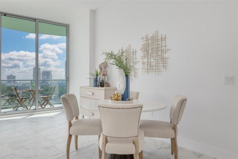 Condo in Saint Petersburg, Florida, 2 bedrooms  № 1904025 - photo 16