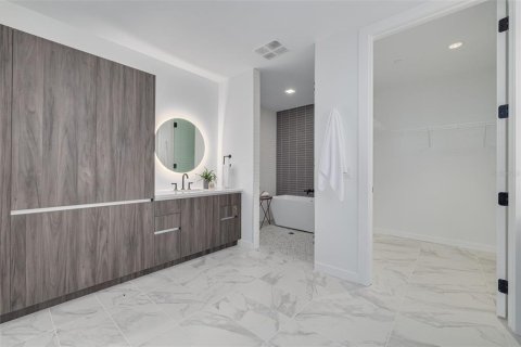Condo in Saint Petersburg, Florida, 2 bedrooms  № 1904025 - photo 24