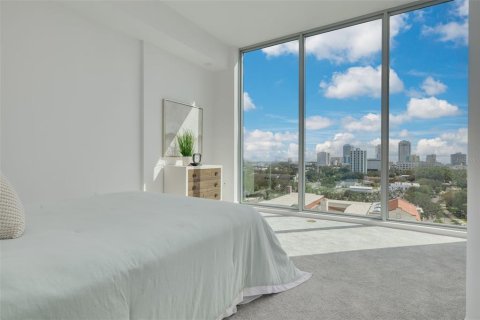 Condo in Saint Petersburg, Florida, 2 bedrooms  № 1904025 - photo 29