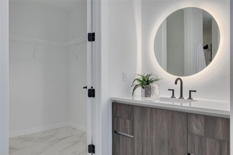 Condo in Saint Petersburg, Florida, 2 bedrooms  № 1904025 - photo 27