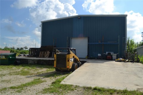 Купить коммерческую недвижимость в Майами, Флорида № 1923985 - фото 12