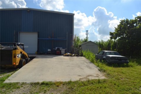 Купить коммерческую недвижимость в Майами, Флорида № 1923985 - фото 13