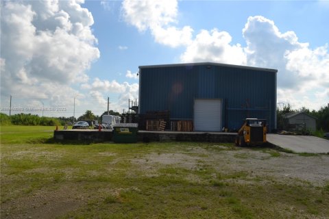 Купить коммерческую недвижимость в Майами, Флорида № 1923985 - фото 15