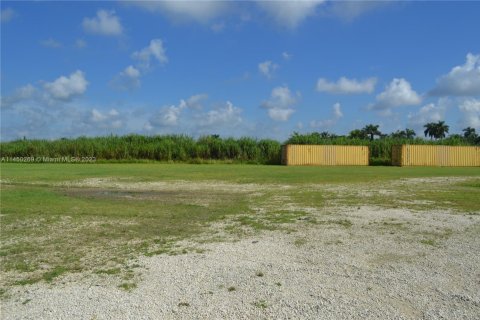 Купить коммерческую недвижимость в Майами, Флорида № 1923985 - фото 21