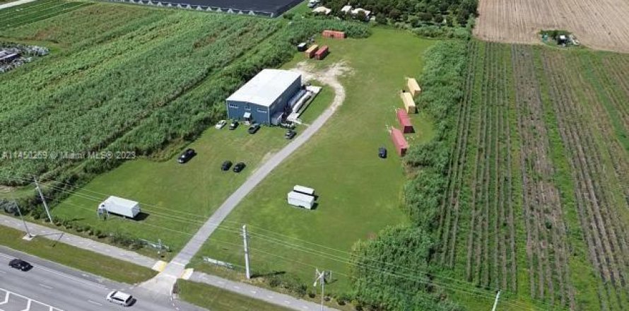 Коммерческая недвижимость в Майами, Флорида № 1923985