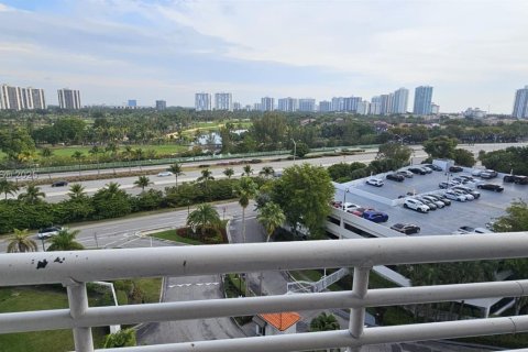Condominio en venta en Aventura, Florida, 3 dormitorios, 109.72 m2 № 1867883 - foto 4