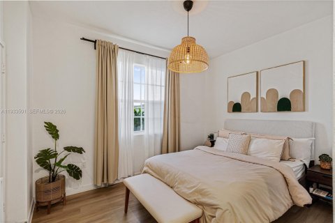 Townhouse in Florida City, Florida 2 bedrooms, 112.23 sq.m. № 1996211 - photo 13