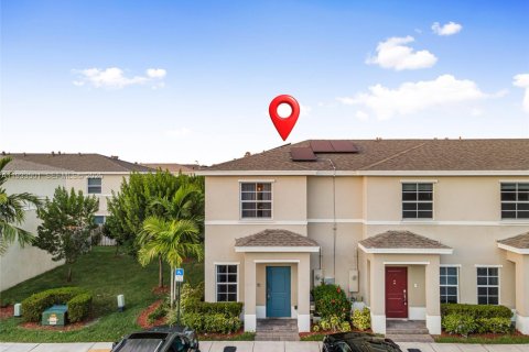 Townhouse in Florida City, Florida 2 bedrooms, 112.23 sq.m. № 1996211 - photo 15