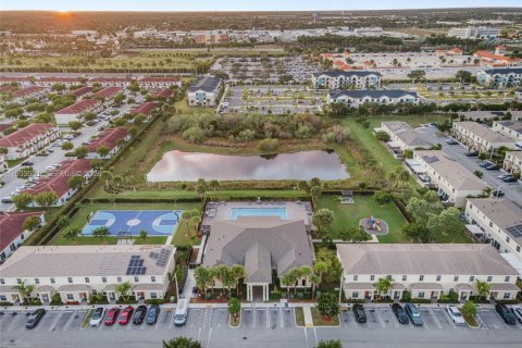 Townhouse in Florida City, Florida 2 bedrooms, 112.23 sq.m. № 1996211 - photo 20