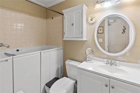 House in Sebring, Florida 3 bedrooms, 150.97 sq.m. № 1915884 - photo 13
