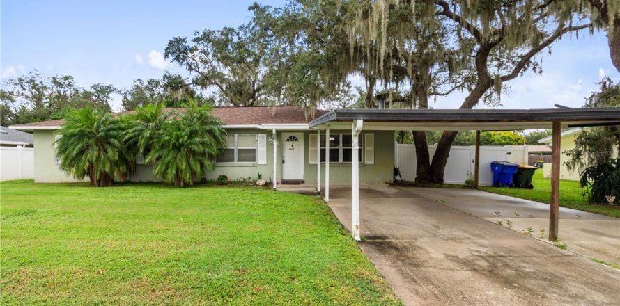 House in Sebring, Florida 3 bedrooms, 150.97 sq.m. № 1915884