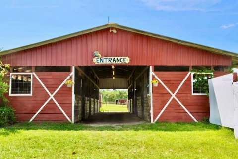 Commercial property in Ocala, Florida 209.59 sq.m. № 2233173