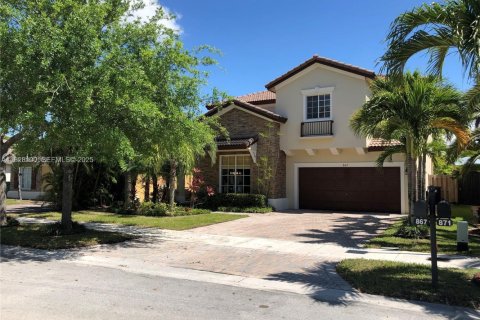 Casa en venta en Miami, Florida, 4 dormitorios, 217.21 m2 № 1990614 - foto 1