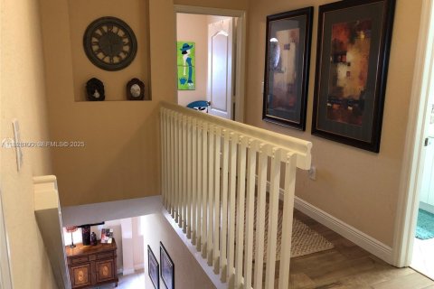 Casa en venta en Miami, Florida, 4 dormitorios, 217.21 m2 № 1990614 - foto 27