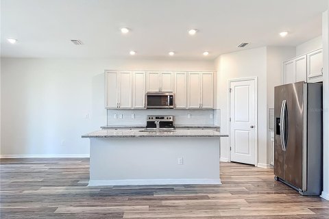 House in Riverview, Florida 5 bedrooms, 290.41 sq.m. № 2149268 - photo 6